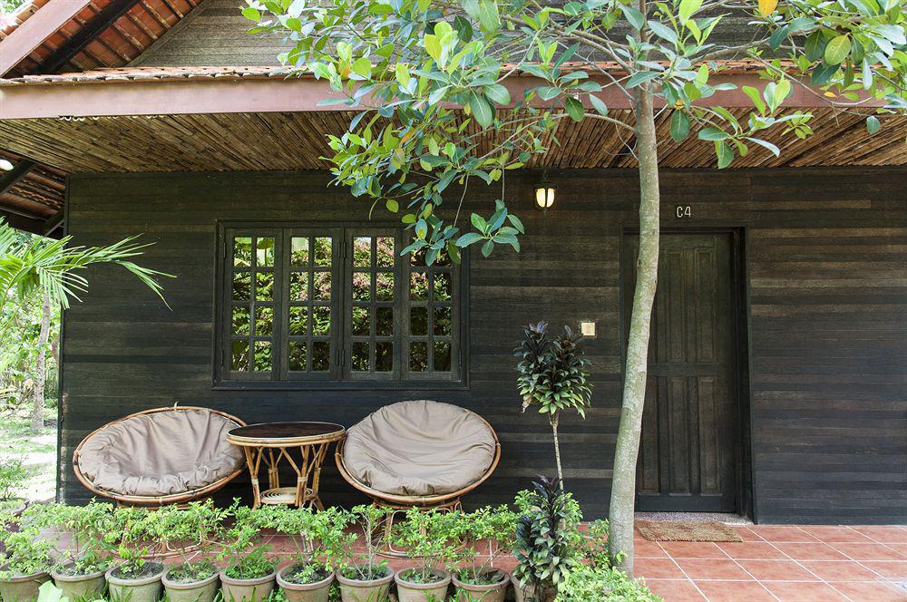 Palm Village Resort & Spa Siem Reap Exterior photo